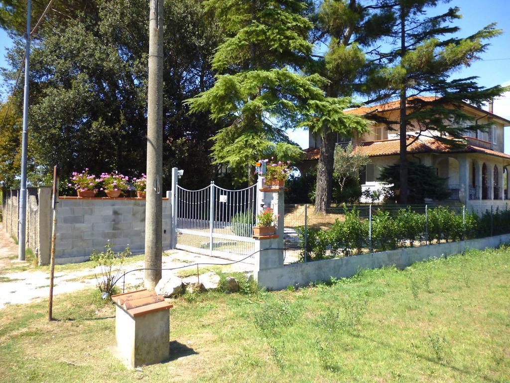 Villetta La Pineta Latignano Esterno foto